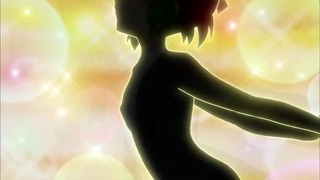 Anime expansion des seins et des fesses et croissance de l'âge