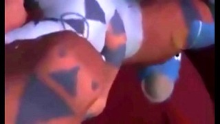 Възбудени Weregarurumon и Guilmon правят секс в порно Digimon