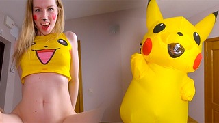 Pikachu tiener gebruikt haar rijvaardigheid om zwanger te worden! Uiterst effectief!
