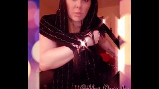 Sfw Slideshow Preview to Snake Charmer Role Playing Clip nella sezione rossa!