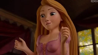 Rapunzel ziet lul en probeert footjob-animatie